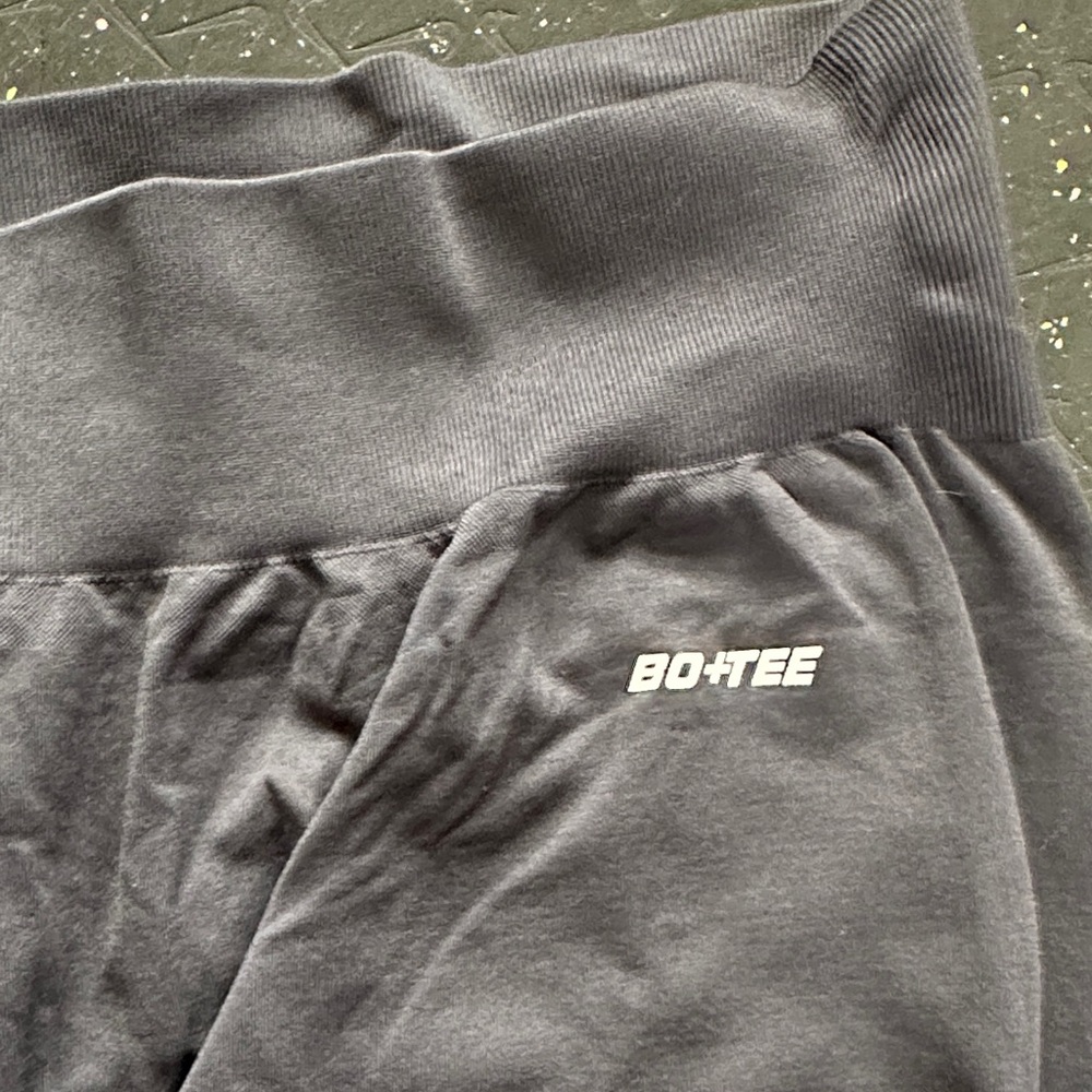 Bo+Tee Women's Leggings Black - Picture 2 of 2